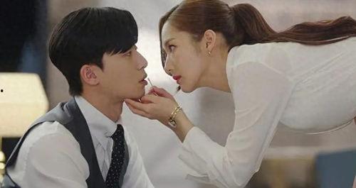 办公室恋情吃瓜娱乐,甜蜜瓜田里的职场风云