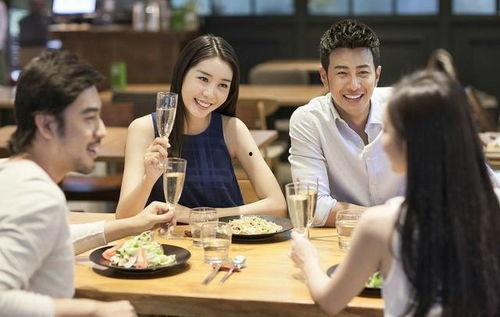 娱乐吃瓜酱带朋友去旅行,畅游人间烟火