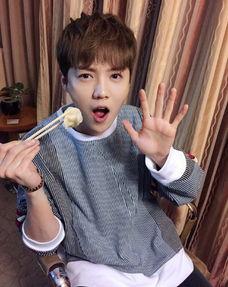 娱乐吃瓜酱罗翔老师,娱乐吃瓜界的法律守护神