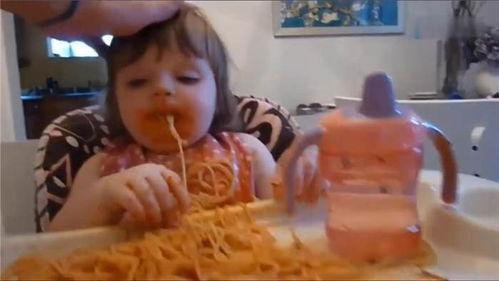 娱乐吃瓜酱打瞌睡,捕捉明星萌态瞬间